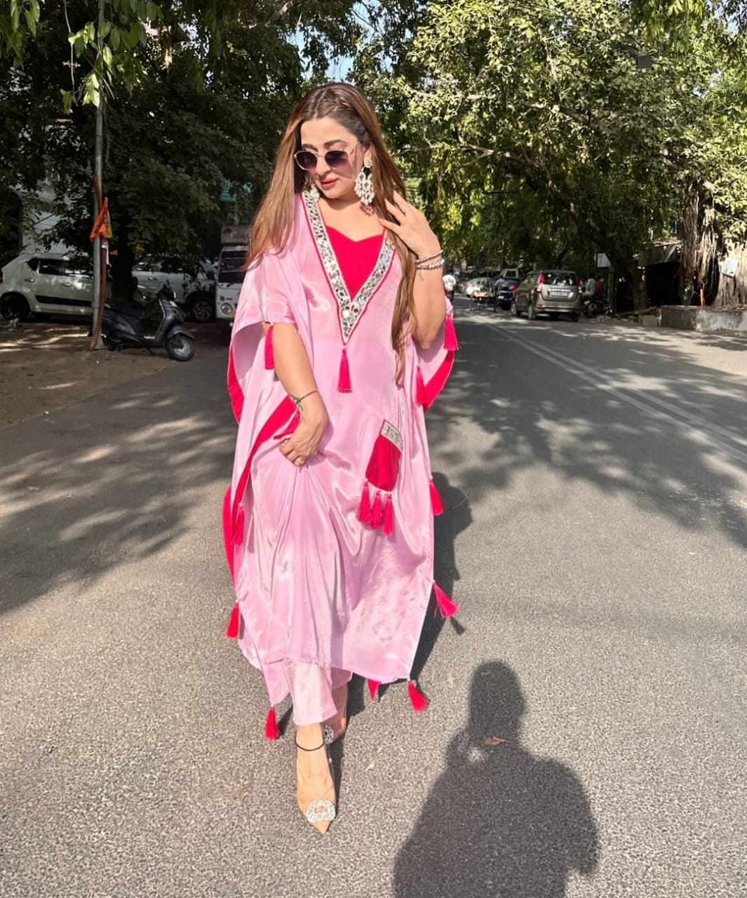 LAVISH PINK V-NECK KAFTAN WITH TASSELS